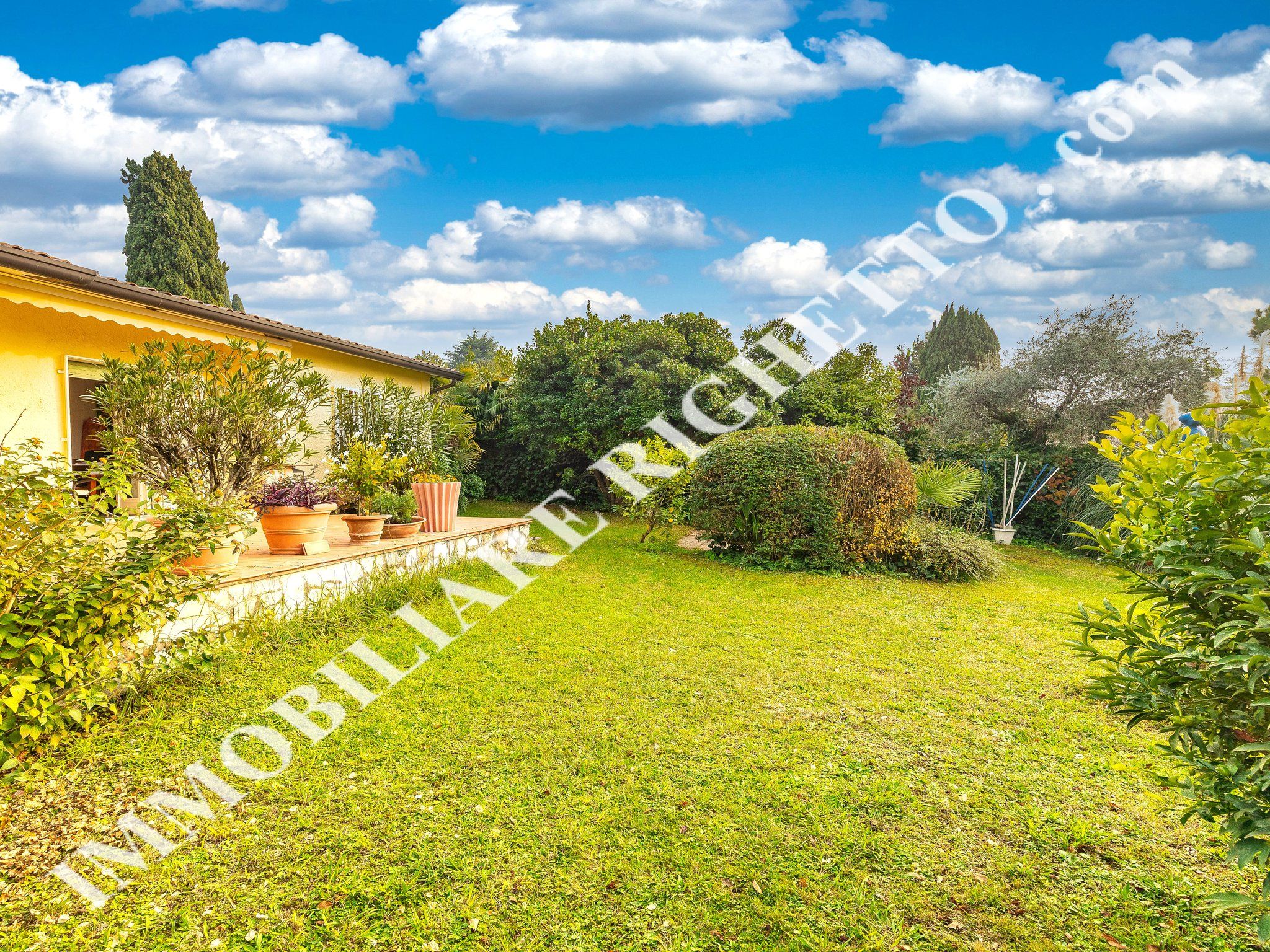 offerta immobile in vendita Villetta singola con grande giardino privato.