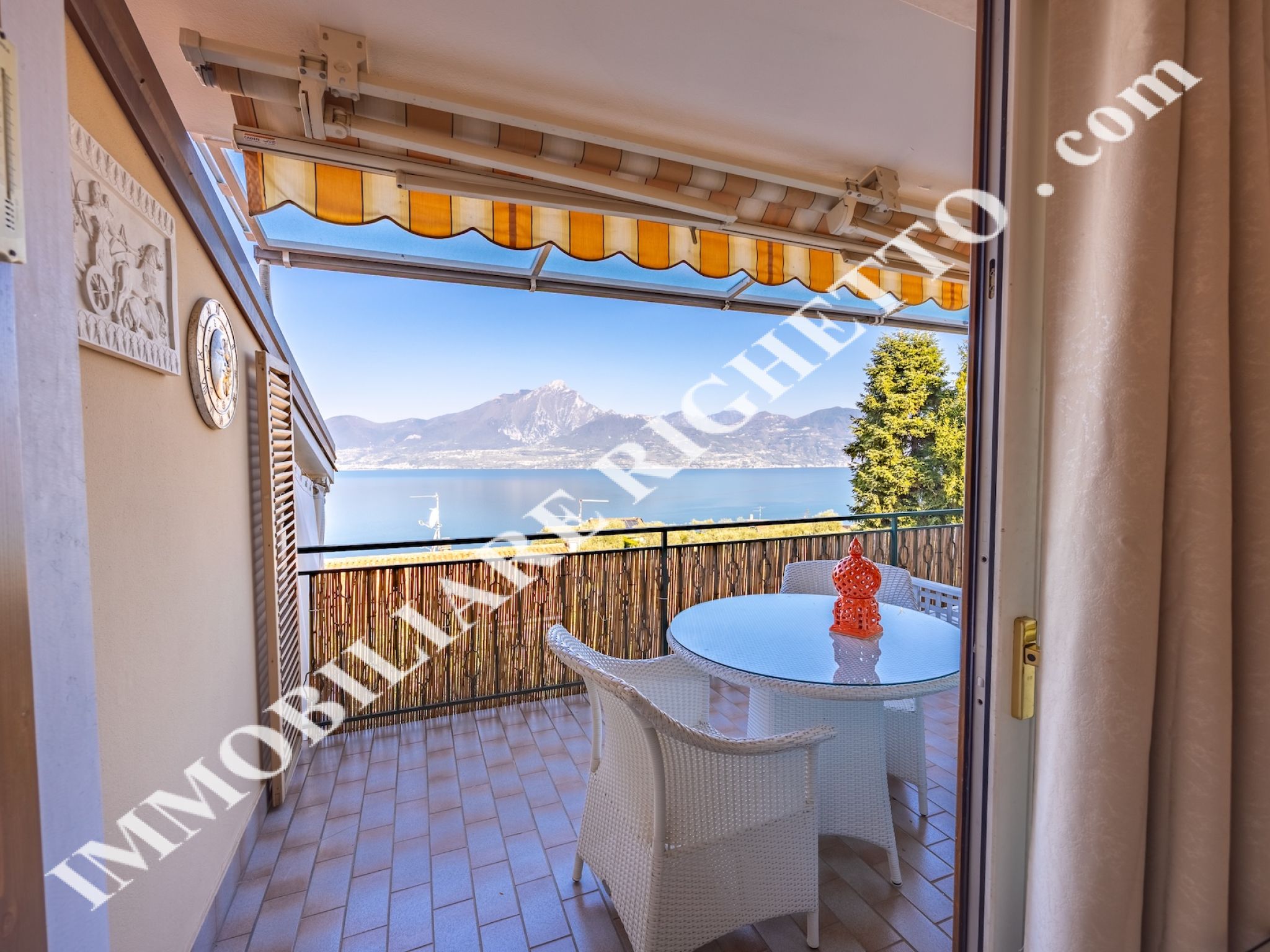 offerta immobile in vendita Ampia villetta a schiera con SPETTACOLARE VISTA LAGO
