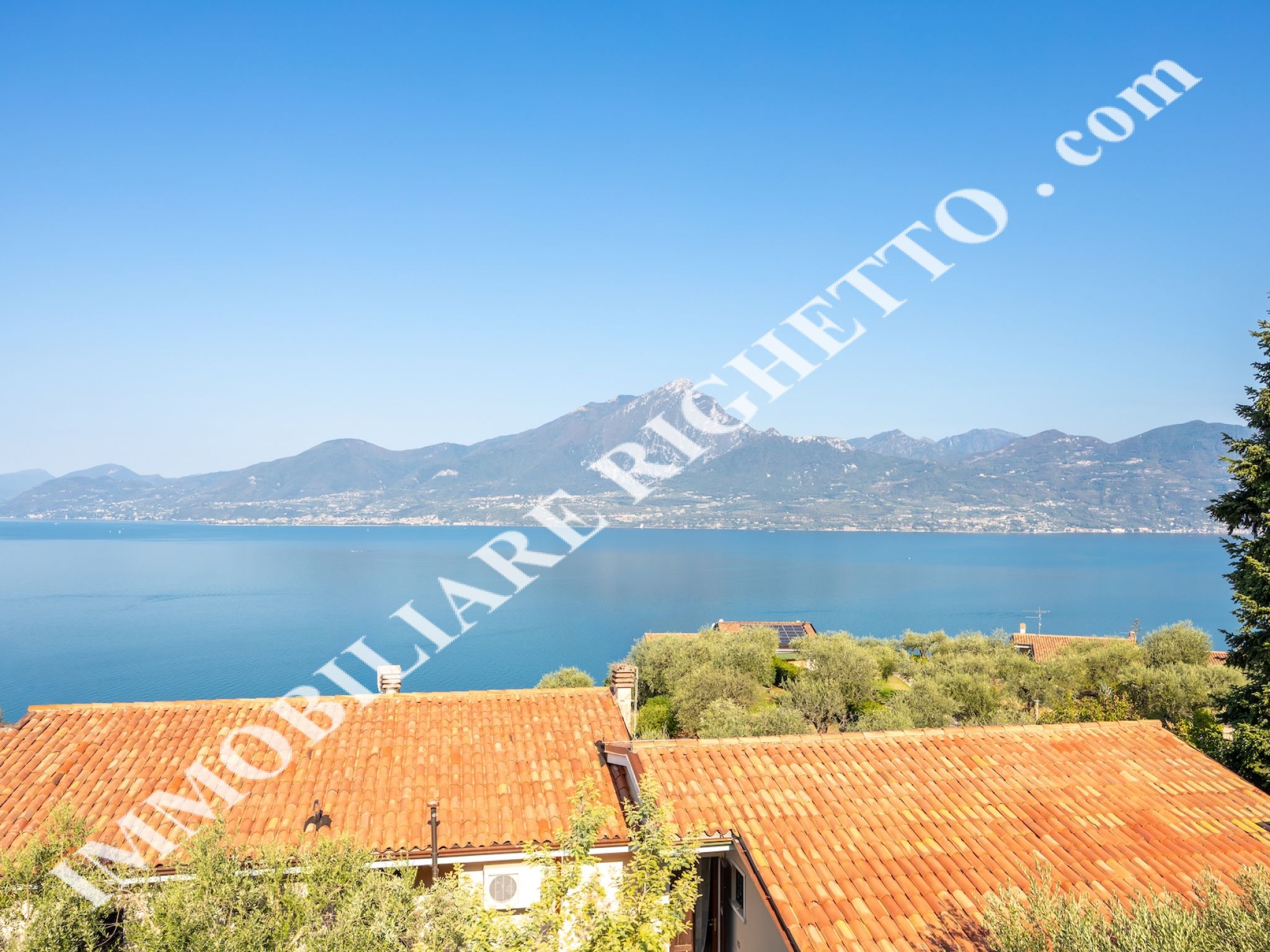 offerta immobile in vendita Ampia villetta a schiera con SPETTACOLARE VISTA LAGO