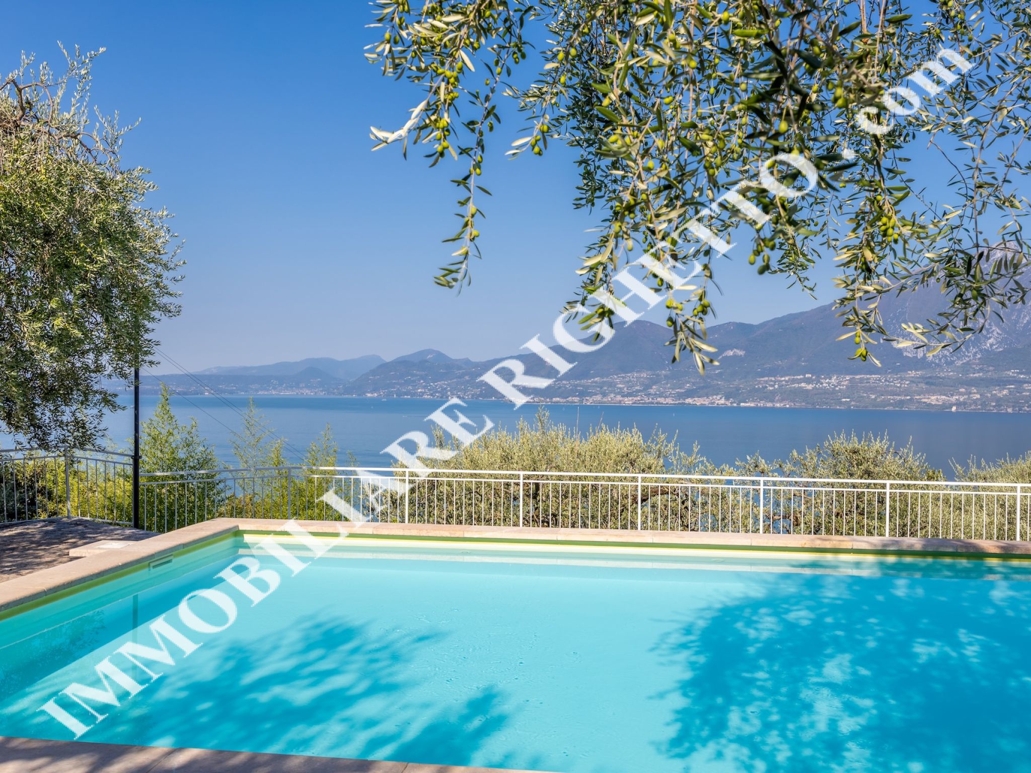 offerta immobile in vendita Ampia villetta a schiera con SPETTACOLARE VISTA LAGO